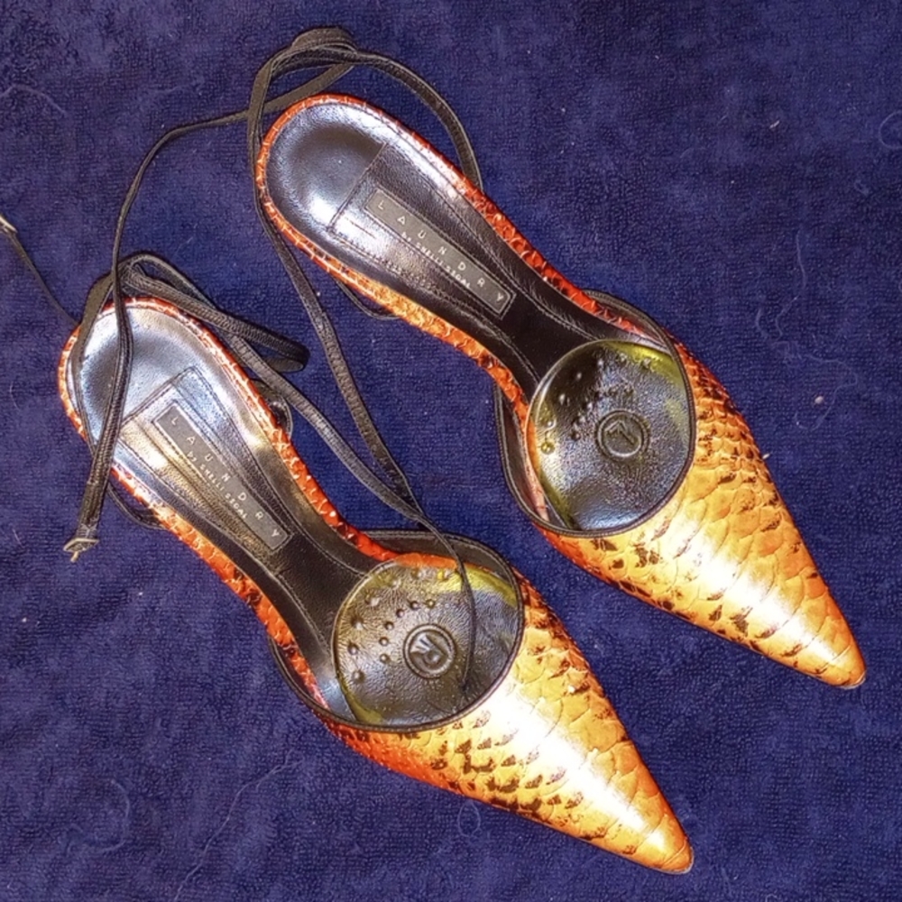 Snake skin wrap around heel